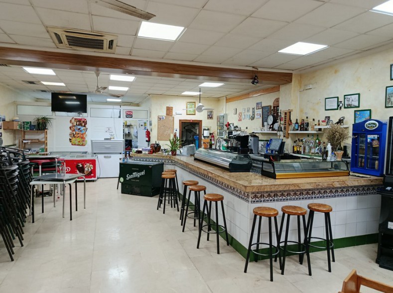 LICITACIÓN DEL BAR DEL CLUB MUNICIPAL DE CONVIVENCIA