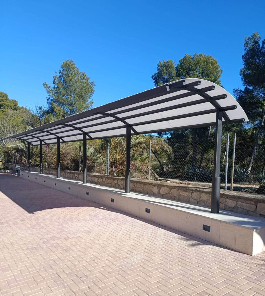 INSTALACIÓN DE MARQUESINA EN LA PARADA DE BUS