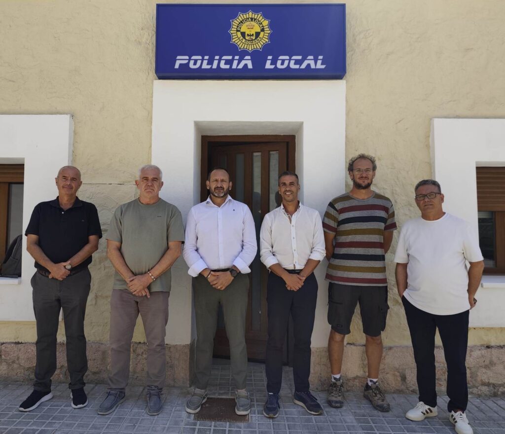 Visita del Director general de Seguridad Pública D. Erich Vanacloig Gil a La Romana, para visitar las instalaciones policiales